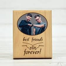 Friendship gifts must therefore be selected with love and care. Friendship Day Gifts 2021 Buy Send Gifts For Friends Online In India Igp Com