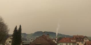 Der himmel in der schweiz hat am samstag einen starken gelbstich. Saharastaub Trubt Den Himmel Ein Stadt St Gallen