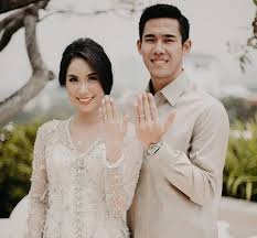 Ariel tatum (lahir di jakarta, 8 november 1996; Ryuji Utomo Menikah Gaun Pengantin Perempuan Jadi Perhatian