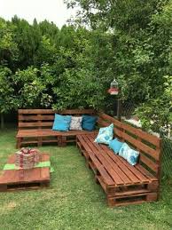 Meubles De Jardin En Palettes Idees Pour Le Confort A L Exterieur Meuble Jardin Meuble Jardin Palette Palette Jardin