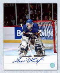 The loss doesn't haunt hasek, who won the stanley cup with detroit in 2002, a year after he demanded the sabres trade him. Dominik Hasek Buffalo Sabres Autographed Signed Dominator Goalie 8x10 Photo