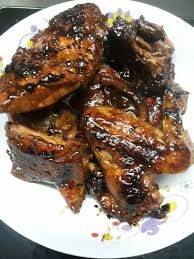 Sayap ayam yang sudah di cuci bersih•tempe yg sudah di•cabe rawit, cabe merah, bawang merah dan bawang putih•bumbu dapur, lengkuas, jahe,kunyit,sereh dan daun jeruk•kaldu jamur•sayur lalapan seperti ketimun, salada dan kol•garam himalaya•lada bubuk. Resepi Ayam Panggang Madu Bakar Bbq Viral Media Johor Facebook