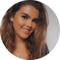 Chantelle Wallace's Instagram, Twitter & Facebook