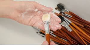 A soft brush, to rub any solution over the canvas; How To Clean A Foundation Brush L Oreal Paris
