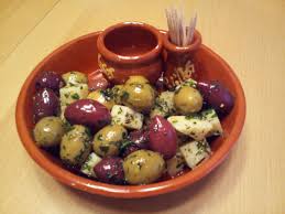 Marinated Olives And Manchego Cheese Way To Serve Olives With Pits Marinated Olives No Cook Appetizers Food