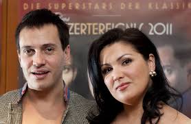 It might seem that dropping a lead or even a supporting role in a highly anticipated opera would get your name onto some kind of list. Verliebt In Koln Anna Netrebko Und Ihr Erwin Schrott Koeln De