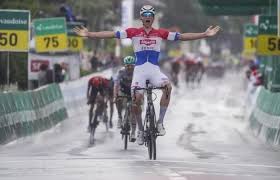 Van aert leads van der poel through the slurry of loenhout. Mathieu Van Der Poel Withdraws From The Tour De Suisse