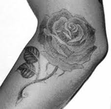 It means that the sailor is loyal and willing to do anything to serve, including destroying something beautiful to protect his values. Pretty As A Rose Rose And Dagger Tattoos Meanings And Symbolism