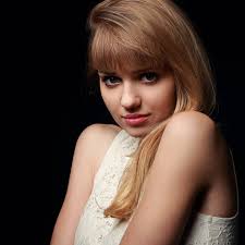 This haircut combines the pixie cut with side bangs which so. 31 Awesome Layered Haircuts With Bangs For 2021