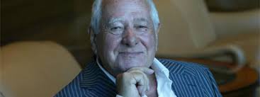 Muere Francisco González Ledesma