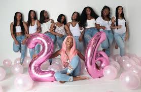 Here are 10 ideas for your upcoming birthday shoot! Lovegne Is The Plug For More Poppin Pins Please Give Me My Credit Follow Me Birthday Photoshoot 21st Birthday Photoshoot Birthday Goals