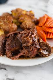 Condensed french onion soup makes this pot roast quick to fix and the crock pot makes it a breeze to cook. French Onion Roast Slow Cooker Recipe Meg S Everyday Indulgence