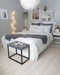 Charming And Beautiful Bedroom Ideas For Women 2020 Small Bedroom Decor Small Room Bedroom Stylish Bedroom