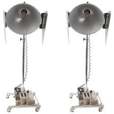 Pair Of Vintage Industrial Photogenic Machine Company Studio Lights At 1stdibs