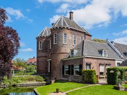 Hotel montfoort is een charmant, sfeervol en gastvrij stadshotel, gevestigd in een stijlvol pand in het historische centrum van montfoort. Montfoort Castle Visit Utrecht Region