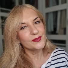 StriVectin Crema reafirmante y lift de cuello Plus con péptidos alfa-3 para  cuello y escote, suaviza las arrugas y líneas finas, y proporciona una piel  suave y tersa : Amazon.es: Belleza