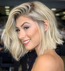 The bluntness of the ends gorgeously emphasizes the jaw area and brings a strong and flattering look to its wearer. 50 Blunt Cuts And Blunt Bobs That Are Dominating In 2020 Hair Adviser