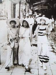 A Timeline Of The Japanese Design Avant Garde Japanese Fashion Women Japanese Women Fashion History