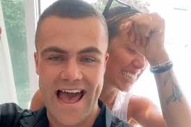 Man travelled 35 hours to surprise girlfriend