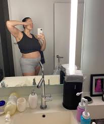 Body lift surgery is one of the most common procedures used to improve the body's appearance after weight loss surgery. After Baby Body So Sehen Die Stars Nach Der Geburt Aus Brigitte De