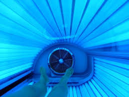 Many tanning beds come with a complimentary pillow for your head. How To Lay In A Tanning Bed Positions To Get Even Tan Avoid Tan Lines