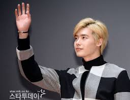 Set in the early 1980's in heongseong, south korea. Kfashionista Lee Jong Suk At Blood Boiling Youth Stage Greeting