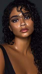 Some of them you can't even do on your own—where's the fun in that? Finde Und Verfolge Mit Aiyana Lewis Getaggte Eintrage Auf Tumblr Natural Curls Hairstyles Long Hair Styles Aiyana Lewis
