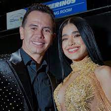 Jenny López, la novia de Jhonny Rivera, explicó por qué prefiere un hombre  de 50 años y no uno joven - Semana