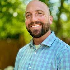 Chris Arledge's Instagram, Twitter & Facebook