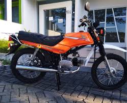 Sepeda motor lawas dengan nuansa klasik ini memang banyak menyita perhatian pecinta kuda besi. Striping Honda Win Trail Merah Shopee Indonesia