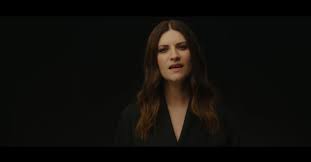 Non lo so, io che destino è il tuo ma se vuoi, se mi vuoi sono qui nessuno ti sente ma io sì. Io Si Seen Testo E Significato Del Brano Da Oscar Di Laura Pausini