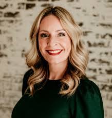 Heather Beech's Instagram, Twitter & Facebook