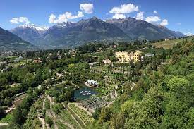 The skywalk by andrea fagarazzi, 25 августа, 2019. Garten Von Schloss Trautmannsdorf In Meran Schatztruhe Sonnleiten