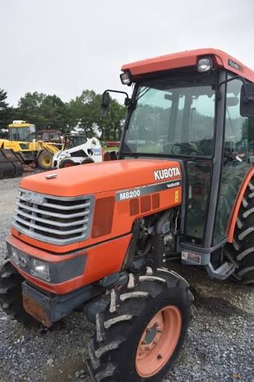 Kubota M8200 Narrow ROPS Tractor