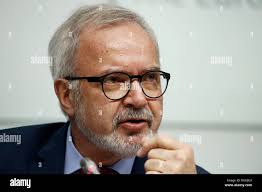 Hoyer gruppe -Fotos und -Bildmaterial in hoher Auflösung