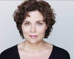 Paula Macpherson's Instagram, Twitter & Facebook