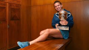 Un roland garros diferit în care imaginile cu jucătoarele înfofolite în haine groase sunt comune. French Open Simona Halep Reveals Inspiration Behind Maiden Grand Slam Success