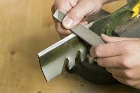 Ex contractors guide on finding the best lawn mower blade sharpener. The Best Lawn Mower Blade Sharpener On The Market