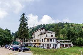 Die seilbahn, die den ort stresa mit dem knapp 1500 meter hohen monte mottarone verbindet, war die talstation in stresa. Wanderung Vom Mt Mottarone Nach Baveno Thebackpacker