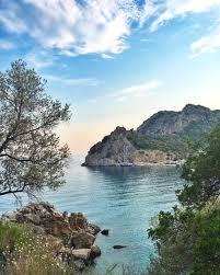 Datça deniz otel, eğlencenin doruklarda yaşandığı popüler tatil beldeleri yerine, datça'nın yeşili ve sakin atmosferini tercih edenler için, özellikle konumu itibari ile ideal bir oteldir. Datca Izlenim Rotalar Ve Rehberi Yolculuk Terapisi
