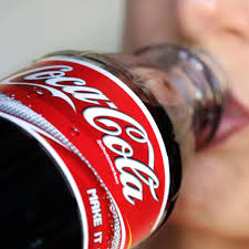 Statt fahrrädern und handkarren rollen jetzt die lieferwagen. Coca Cola Bringt Nach Jahren Neue Sorte Heraus Die Wahl Ist Mutig Derwesten De