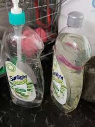 1 sudu makan pencuci pinggan jenama sunlight yang boleh basuh buah dan sayur ( ada aloe vera + garam) berwarna jernih. Sunlight Extra Nature Mineral Salt Aloe Vera Dishwashing Liquid Reviews