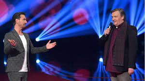 Ich bin dann mal weg. Hape Kerkeling Kehrt Nach Sechs Jahren Ins Fernsehen Zuruck Und Erkennt Sich Selbst Nicht Stern De