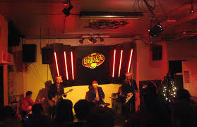 Ah, o álbum ao vivo. Oppnedbass Joletrefest 2008 Oppnedbass Iver Sandoy Inge Flickr