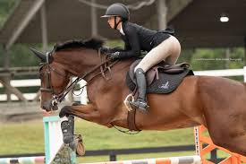 Dream big, work hard, stay focused 💪🏼🤍🥇 Images seen were taken for  @hallieburdenphotography can't wait to be back out with her this weekend ❤️