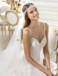 Long hair can be styled in many gorgeous ways for the big day. Long Wedding Hairstyles With Veils And Tiaras Knot For Life