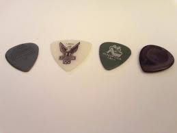 How To Find The Best Picks For Bass Top 3 Choices