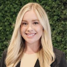 Cindy Pennock's Instagram, Twitter & Facebook