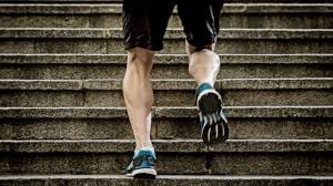 Außerdem ist das die perfekte möglichkeit, deinem körper auch mal eine pause vom gerätetraining zu gönnen, um später wieder mit voller power durchzustarten. Beintraining Fur Zuhause Ohne Gerate Frauen Manner