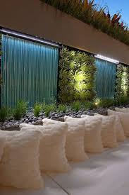 Des Murs D Eau Pour Un Exterieur Exceptionnel Floriane Lemarie Waterfalls Backyard Backyard Water Feature Water Walls